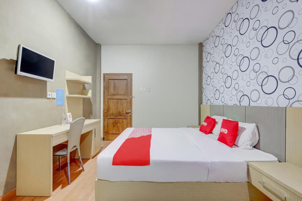 Oyo Flagship 3726 Tembok Batu Residence Tugu エクステリア 写真