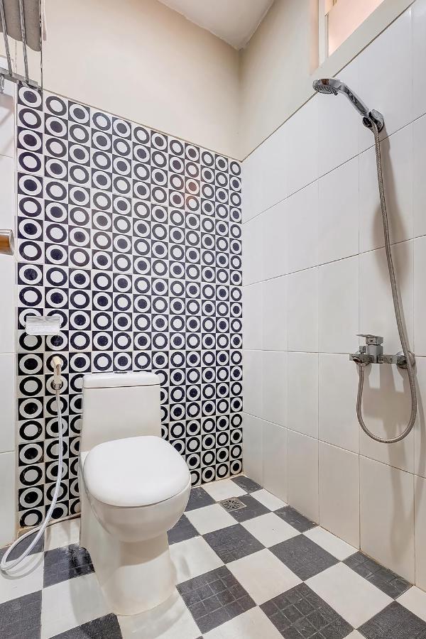 Oyo Flagship 3726 Tembok Batu Residence Tugu エクステリア 写真