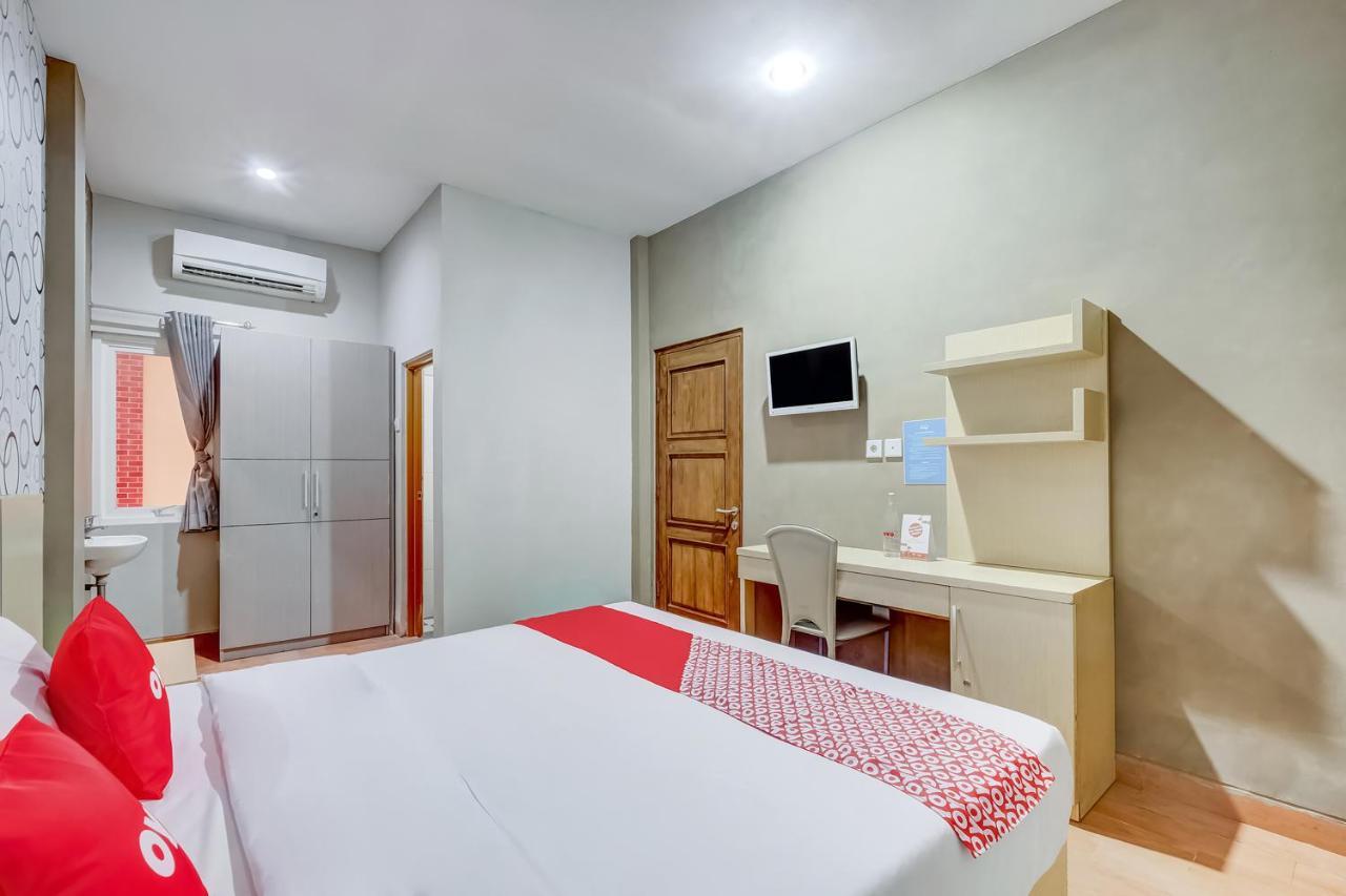 Oyo Flagship 3726 Tembok Batu Residence Tugu エクステリア 写真