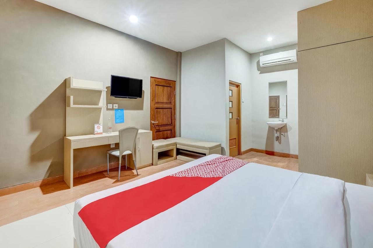 Oyo Flagship 3726 Tembok Batu Residence Tugu エクステリア 写真