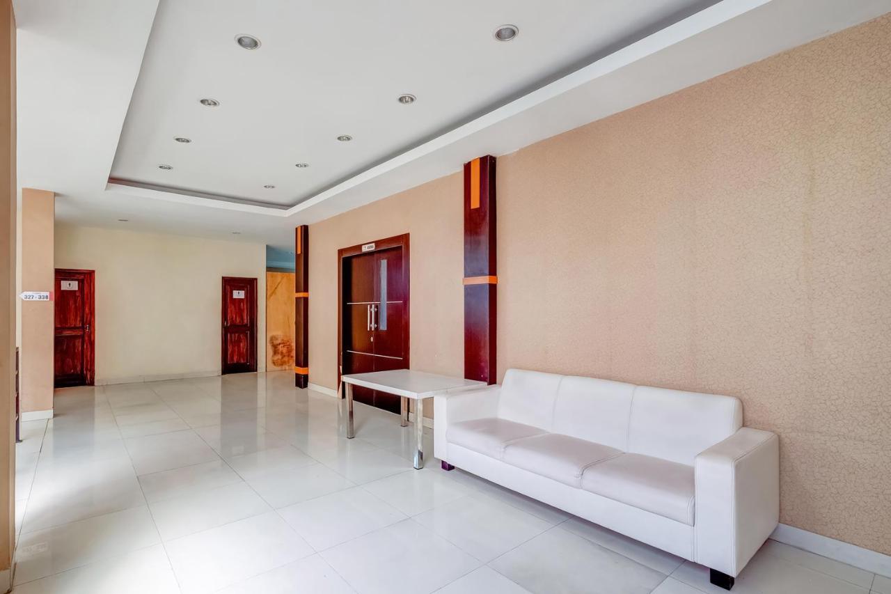 Oyo Flagship 3726 Tembok Batu Residence Tugu エクステリア 写真