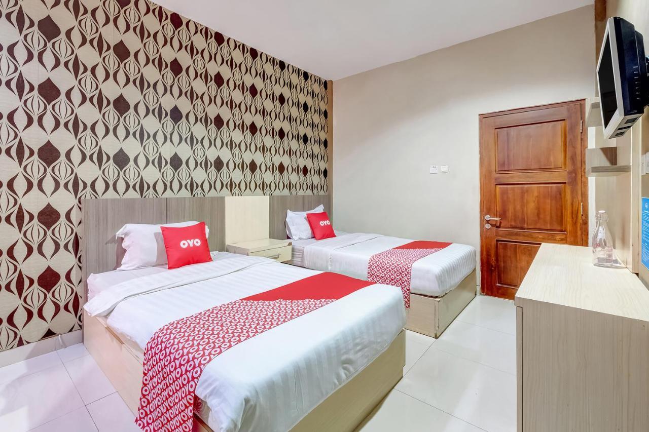 Oyo Flagship 3726 Tembok Batu Residence Tugu エクステリア 写真