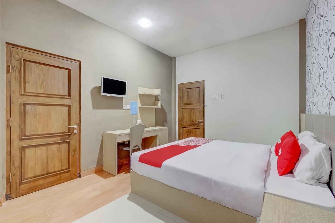 Oyo Flagship 3726 Tembok Batu Residence Tugu エクステリア 写真