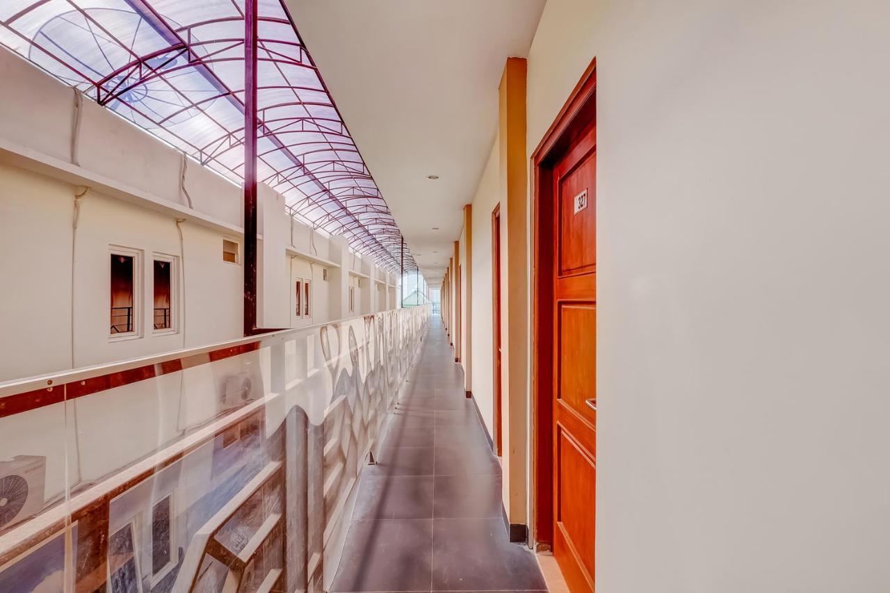 Oyo Flagship 3726 Tembok Batu Residence Tugu エクステリア 写真