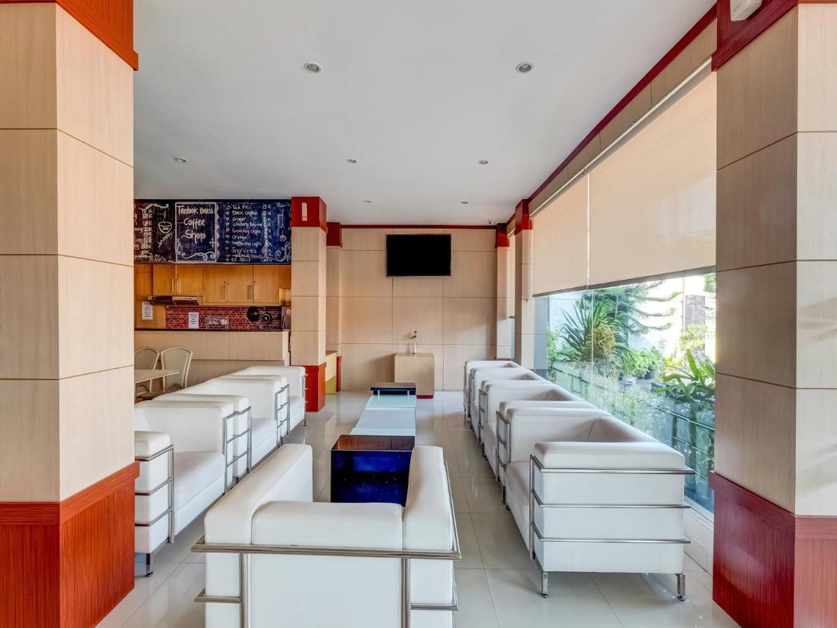 Oyo Flagship 3726 Tembok Batu Residence Tugu エクステリア 写真